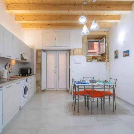 La Casa Dei Candelai * Syracuse